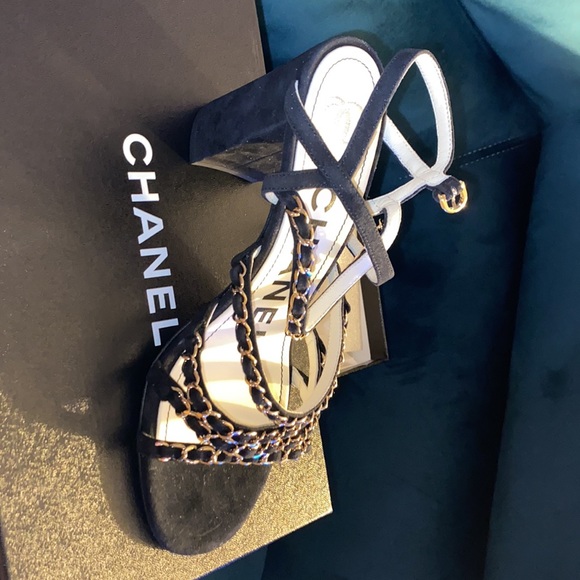 Chanel Black New Kid Suede 19p Strappy Chain Heels - Picture 3 of 9